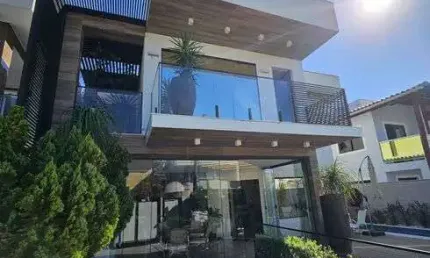 Casa Duplex Alto Luxo em Lauro de Freitas com 4|4, 01G e 292M²