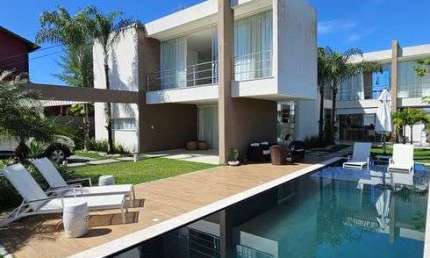 Casa em Busca Vida com 4|4, 06G e 480M² | Terreno de 820M² (Porteira Fechada)