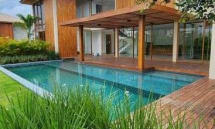 Casa Alto Padrão em Praia do Forte com 5|4, 04G e 430M² | Terreno 700M²
