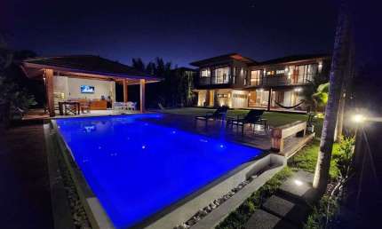 Casa Alto Padrão em Praia do Forte com 6|4, 06G e 480M² | Terreno 800M²
