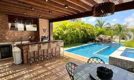 Casa em Buscaville com 3|4, 04G e 382M² (Porteira Fechada)