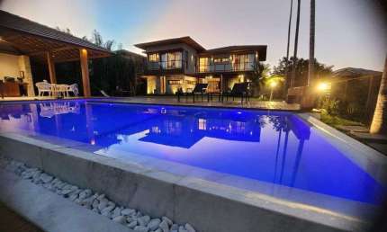 Casa em Praia do Forte com 6|4, 06G e 480M² | Terreno 800M²