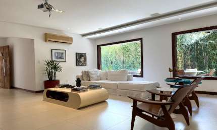 Linda Casa com 4 suítes porteira fechada no Horto Florestal Salvador- Bahia