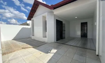 Casa com 3 quartos à venda na Rua Valdemira Emília Pinto, Catolé, Campina Grande