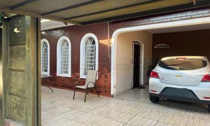 Casa com 3 quartos para alugar na Rua Rubião Júnior, Parque Industrial, São José do Rio Preto