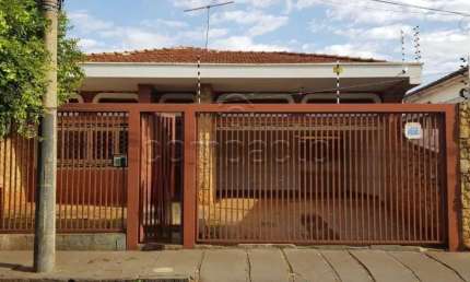 Casa com 3 quartos para alugar na Rua Luiz Antônio da Silveira, Boa Vista, São José do Rio Preto