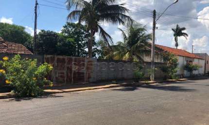 Terreno à venda no Centro, Sales 
