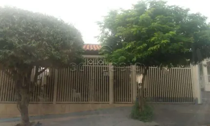 Casa Vende - 3 quartos - Conjunto Habitacional Cristo Rei