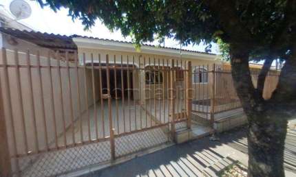 Casa Vende - 3 quartos - Conjunto Habitacional Cristo Rei