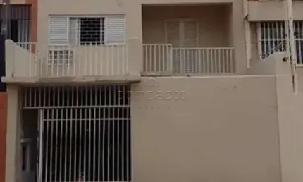Casa com 3 quartos para alugar na Rua Tiradentes, Parque Industrial, São José do Rio Preto