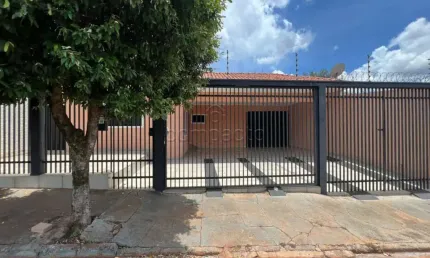 Casa com 3 quartos para alugar na Rua Victório Antônio Menezello, Jardim Maracanã, São José do Rio Preto