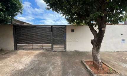 Casa com 2 quartos para alugar na Rua Tereza Lopes de Castro, Residencial Gabriela, São José do Rio Preto