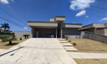 Casa térrea com 3 quartos no Condomínio Parque da Nascente