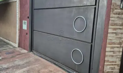 Casa com 2 quartos para alugar na Rua João Rozani, Jardim Nunes, São José do Rio Preto