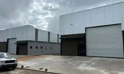 Barracão Comercial com 600m² de área útil  para alugar - Distrito Industrial Doutor Carlos Arnaldo e Silva.