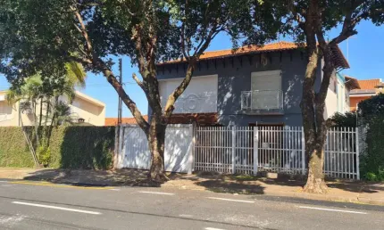 Sobrado Comercial 4 Quartos para alugar, 550m² - Santos Dumont