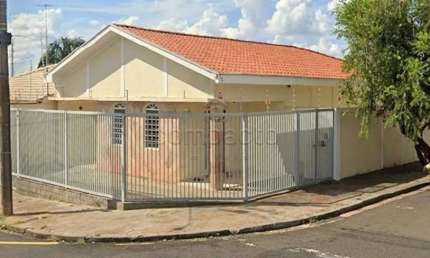 Casa com 3 quartos para alugar na Rua Moysés Miguel Haddad, Jardim Canaã, São José do Rio Preto