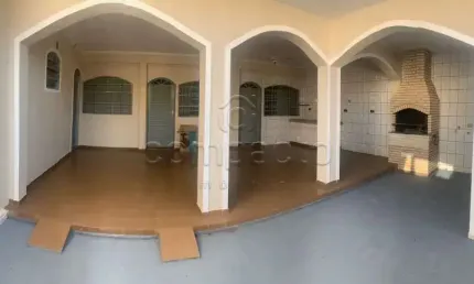 Casa com 2 quartos para alugar na Rua Auriflama, Jardim Santa Lúcia, São José do Rio Preto