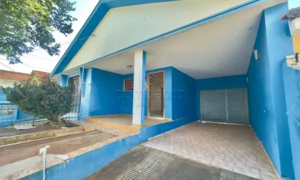 Ótima e ampla casa comercial ou residencial com 03 quartos