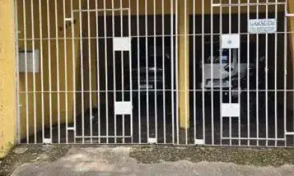 Confortável casa com 03 pav. 09 suítes e 04 vagas na av. nazaré