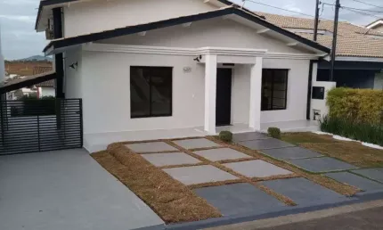 Casa com 3 dormitórios à venda, 183 m² por R$ 1.285.000 - Residencial Euroville - Bragança Paulista/SP