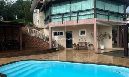 Excelente sobrado em condomínio fechado nas Marinas de boa Vista à venda