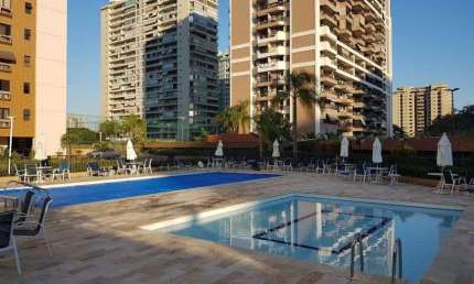 Apartamento para venda possui 95 metros quadrados com 2 quartos com dependência completa