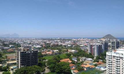 Apartamento para venda possui 114 metros quadrados com 4 quartos na Barra da Tijuca