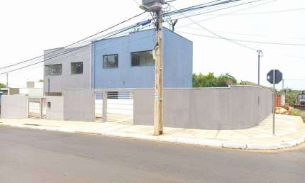 Sobra a venda 3 quartos sendo 1 Suíte com closetJardim Universitário - Cuiabá - MT
