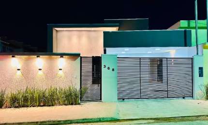 Casa com Piscina 3 quartos 1 Suíte Bairro Jardim das Palmeiras - Cuiabá - MT
