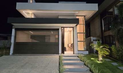 Casa Térrea com piscinas 3 Suítes Condomínio Belvedere II - Cuiabá - MT