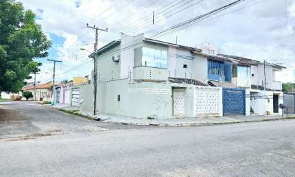 Sobrado a venda 3 quartos sendo 1 Suíte no Bairro Jardim Califórnia - Cuiabá - MT