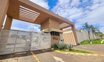 Sobrado para venda tem 214 metros quadrados com 3 quartos em Despraiado - Cuiabá - MT