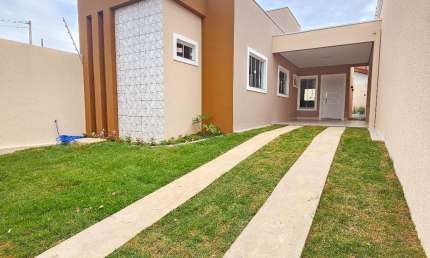 Casa a Venda com Piscina 3 Quartos 1 Suíte Bairro Santa Cruz I - Cuiabá - MT