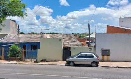 Casa na Av. Juliano da Costa Marques - Bela Vista - Cuiabá - MT