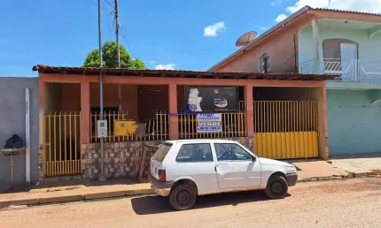 Casa a venda no bairro Primeiro de Março - 3 sendo 1 suíte - Cuiabá