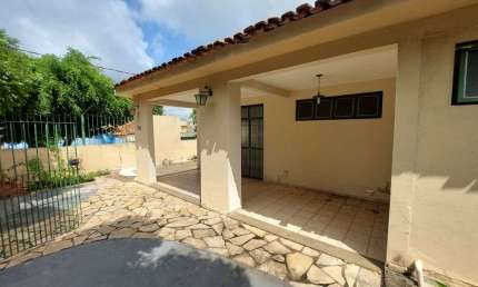 Casa Comercial para Venda - Jardim Cuiabá, Cuiabá - 420m², 2 vagas
