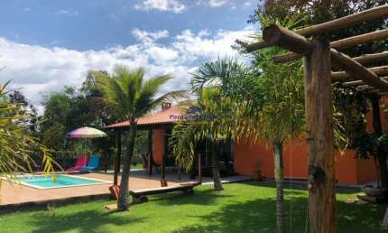 Casa mobiliada à venda no Cond. Quintas do Brumado em Chapada dos Guimarães/MT