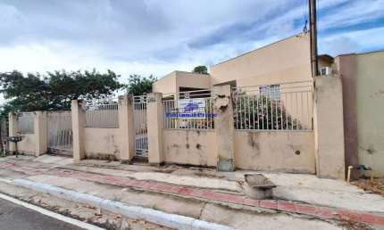 Casa com 3 quartos para Locação - Bairro Ponte Nova - Várzea Grande - MT