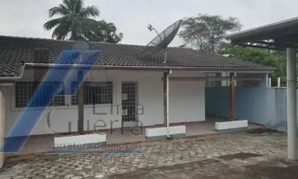 Perequê Açu, Ubatuba - Casa eicula com 1 dormitório e terreno de 283 m2.