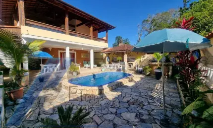 Ubatuba, Ressaca - Casa sobrado com 06 suites e terreno  com 450 m2.