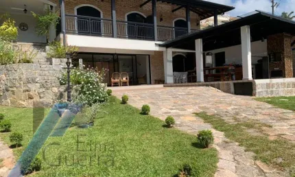 Ubatuba, Enseada - Casa alto padrão de frente para o mar com 05 suítes de frente para o mar..