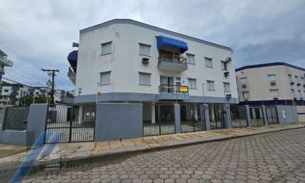 Ubatuba, Praia Grande - Apartamento com 02 dormitório a 300 metros do mar.