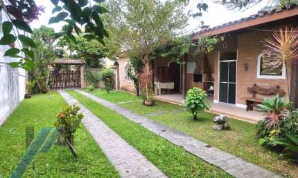 Ubatuba, Itaguá - Casa mobiliada com 02 dormitórios.