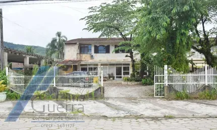 Ubatuba, Jardim Samambaia - Casa com 10 dormitórios, sendo 10 suítes com terreno de 750 m2.