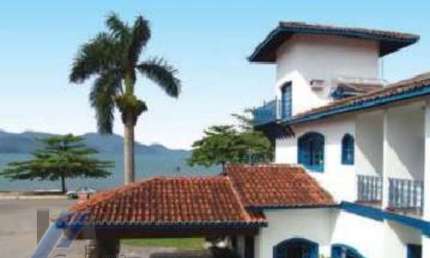 Ubatuba, Itaguá - Hotel mobiliado de frente para o mar com 23 suítes e área de lazer.