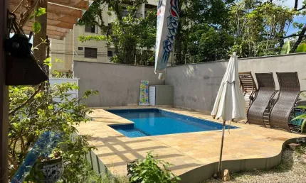 Ubatuba, Itaguá - Casa tipo Sobrado com ótima localização, 03 dormitorios sendo 01 suítes e área lazer