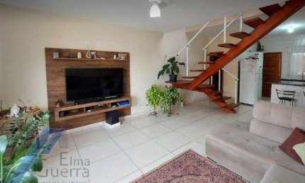 Ubatuba, Horto - Casa sobrado geminado com 02 suites com ponto comercial.