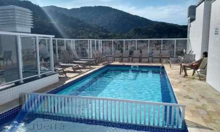 Ubatuba, Praia das Toninhas - Apartamento com 2 dormitórios sendo 01 suite, com área de lazer.