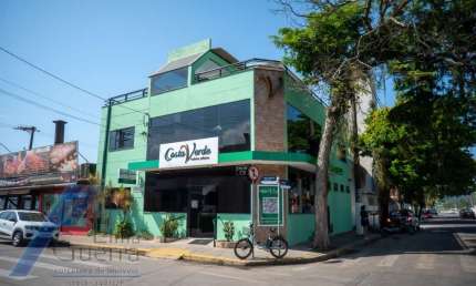 Ubatuba, Centro - Imovel comercial, com 07 salas com elevador em funcionamento.